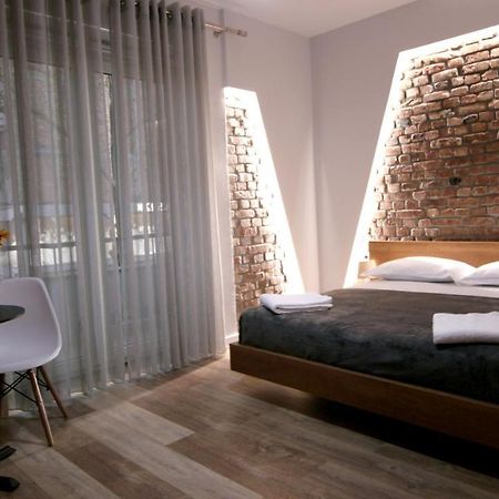 Koni'S Studio Apartments ティラナ エクステリア 写真