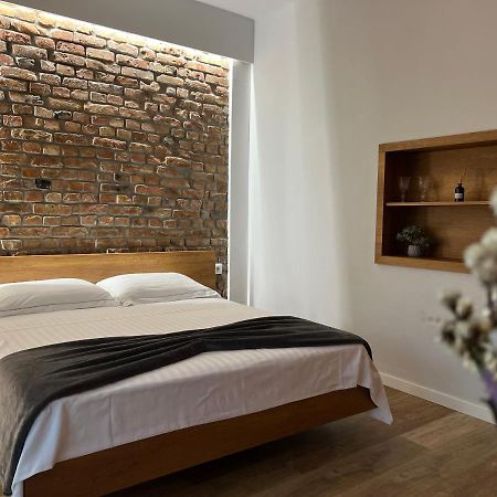 Koni'S Studio Apartments ティラナ エクステリア 写真