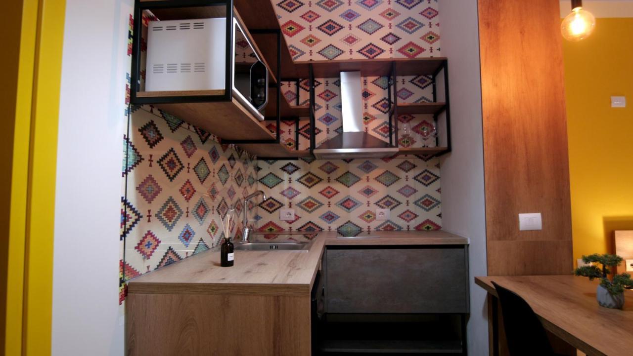 Koni'S Studio Apartments ティラナ エクステリア 写真