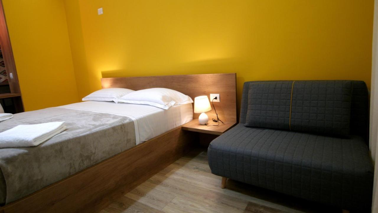 Koni'S Studio Apartments ティラナ エクステリア 写真