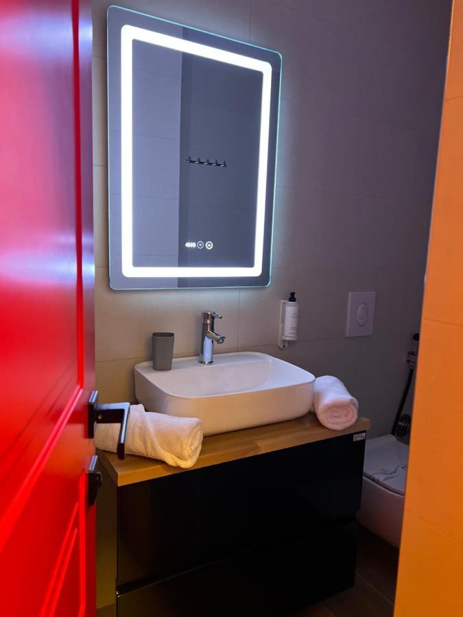 Koni'S Studio Apartments ティラナ エクステリア 写真